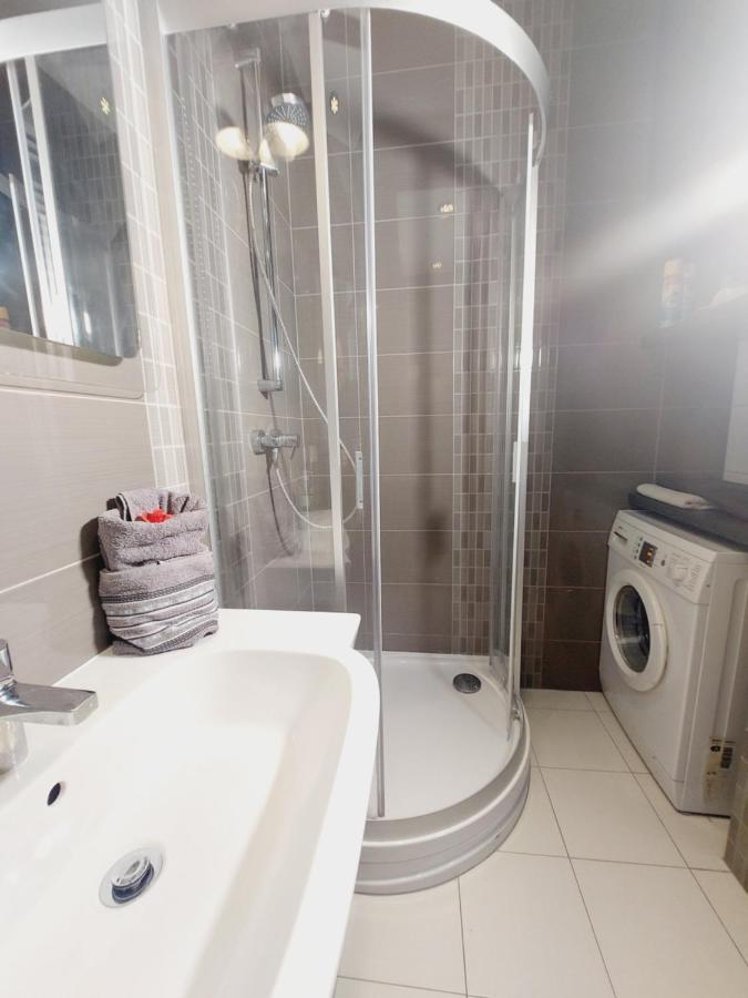 Central Apartments Garnizon 928 & Parking Gdansk Bagian luar foto