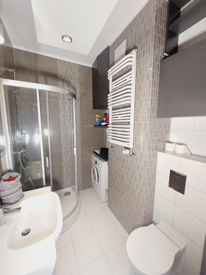 Central Apartments Garnizon 928 & Parking Gdansk Bagian luar foto